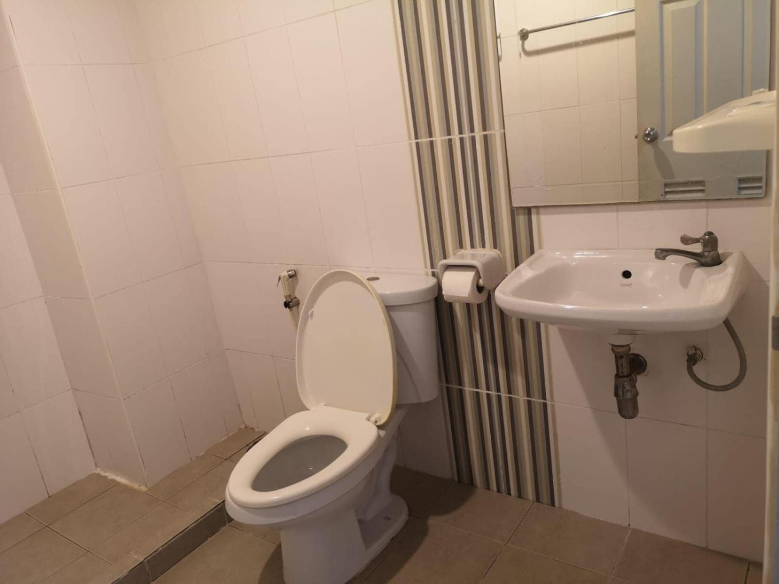 Kjs Pattaya Hotel Luaran gambar
