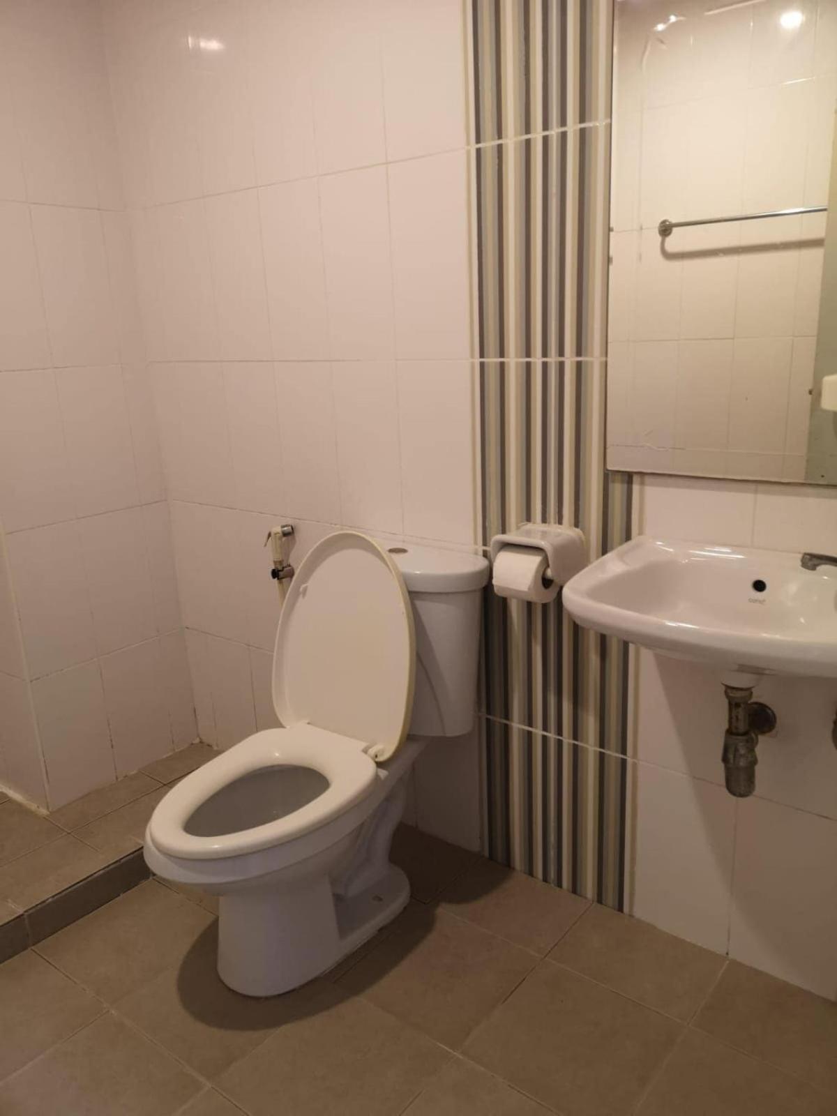 Kjs Pattaya Hotel Luaran gambar
