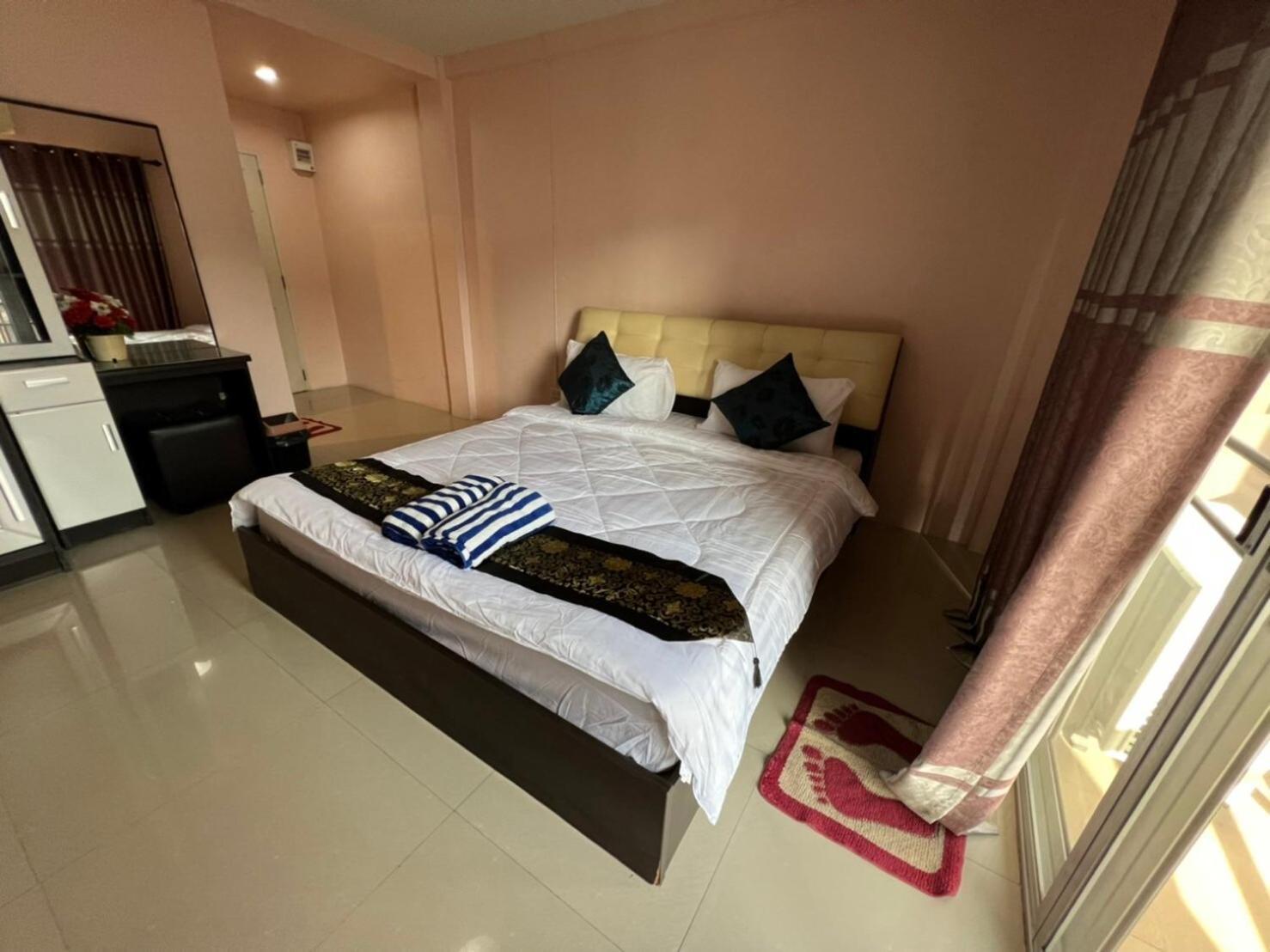 Kjs Pattaya Hotel Luaran gambar