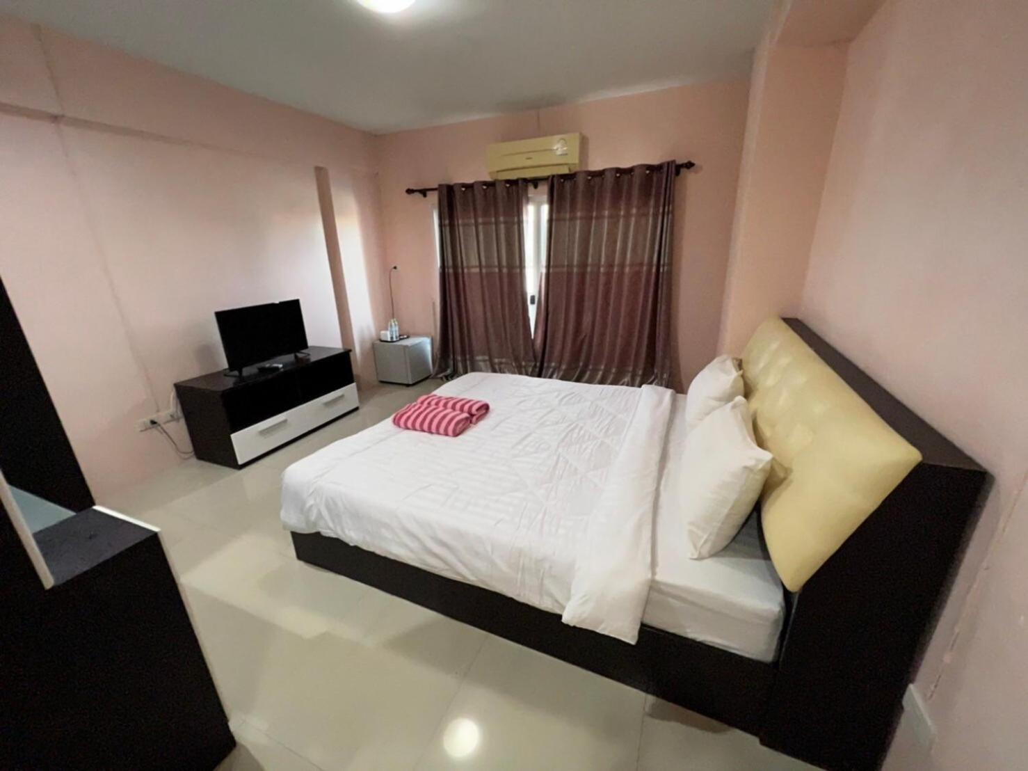 Kjs Pattaya Hotel Luaran gambar