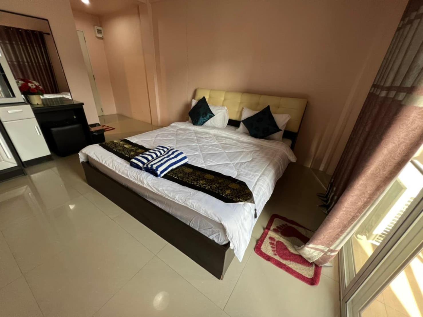 Kjs Pattaya Hotel Luaran gambar