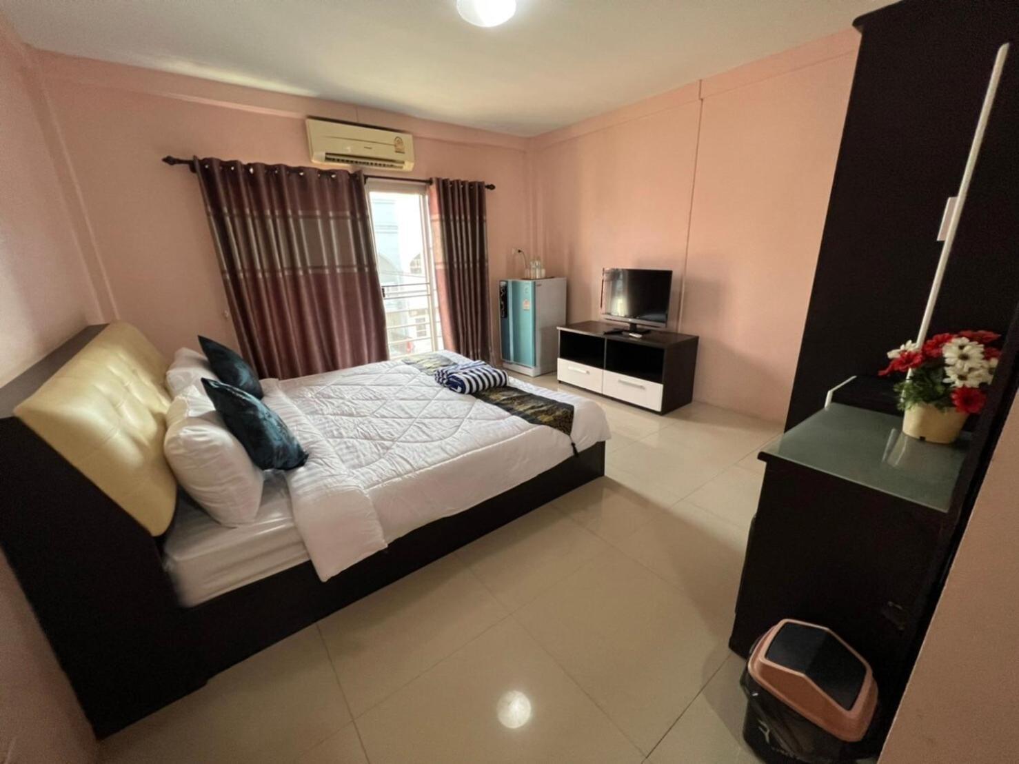 Kjs Pattaya Hotel Luaran gambar