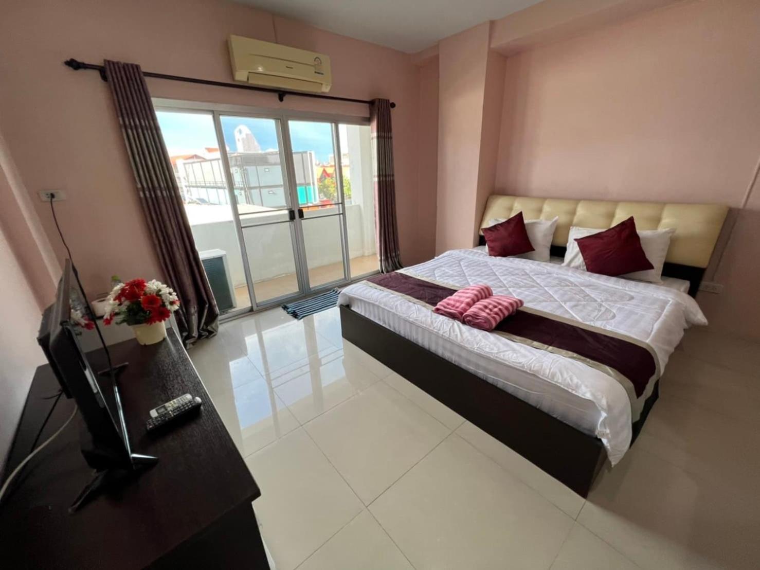 Kjs Pattaya Hotel Luaran gambar